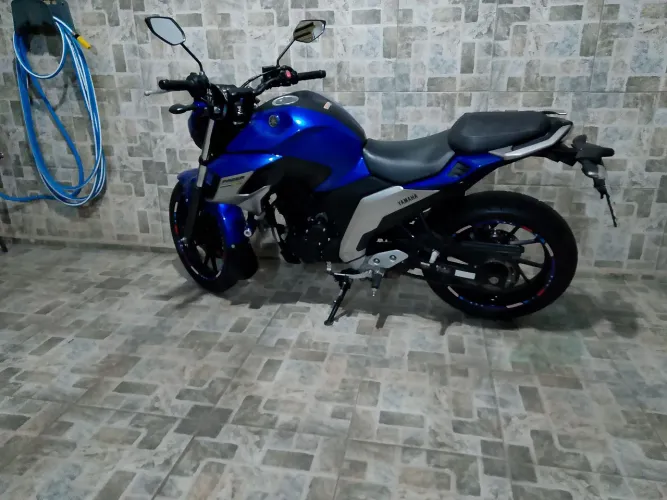Fazer 250