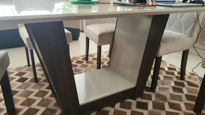 Vendo essa base de mesa não acompanha o tampo.