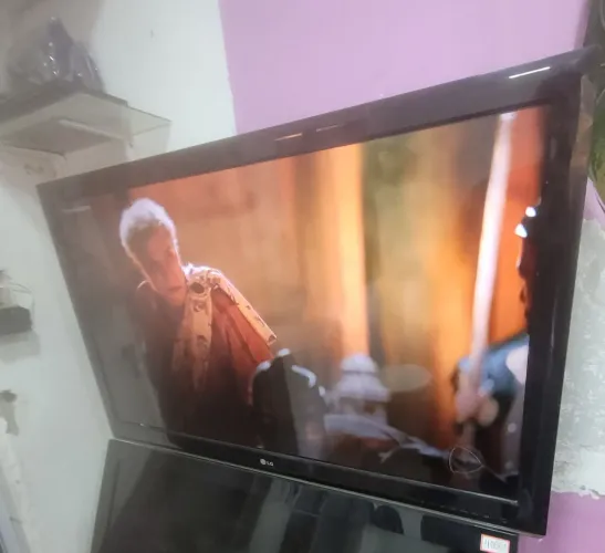Tv lg 40 polegadas ( defeito ou peças)