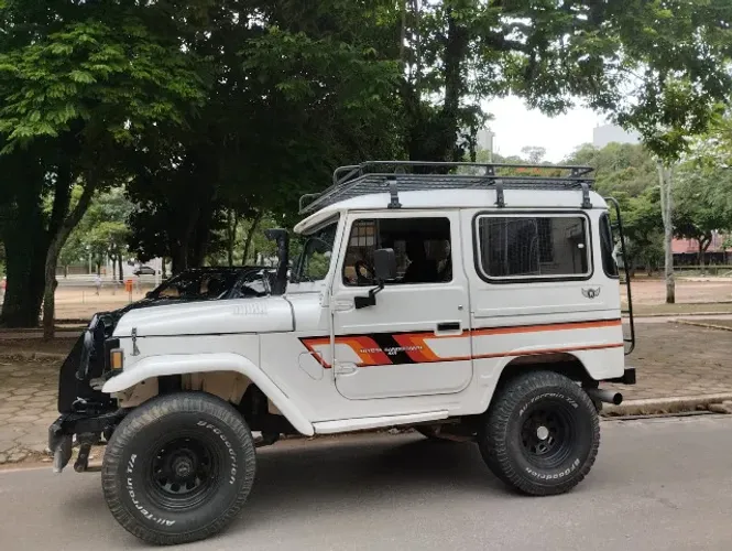 Toyota Band.Jipe Cap.de Aço Chas. Curto Diesel 1991