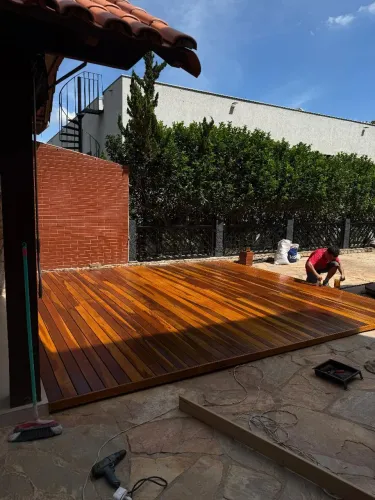 APENAS MÃO DE OBRA M² Piso de madeira cumaru sob medida