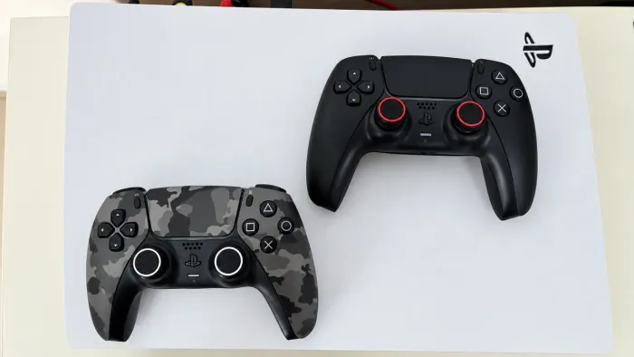 PlayStation 5 com Mídia + controles e pulse 3D