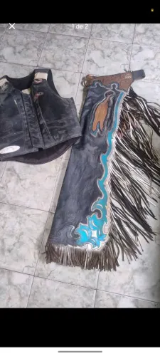 Traia de montaria em touros "Paul Western"