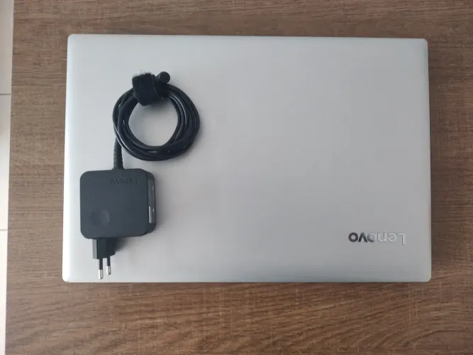 Notebook Lenovo i3 com placa de vídeo 