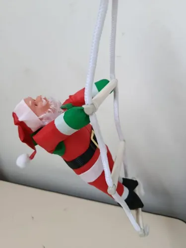 Decoração Natalina Papai Noel Subindo Escalando Escadas/para Pendurar De 1 Papai Noel