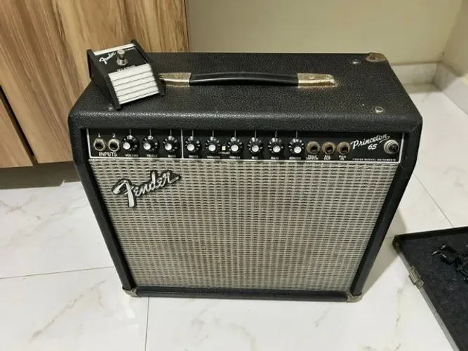 Amplificador de Guitarra Fender Princeton 65