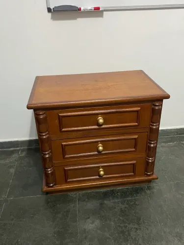 Criado mudo/Mesinha de cabeceira