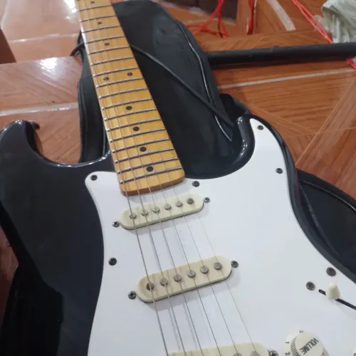Vendo essa guitarra
