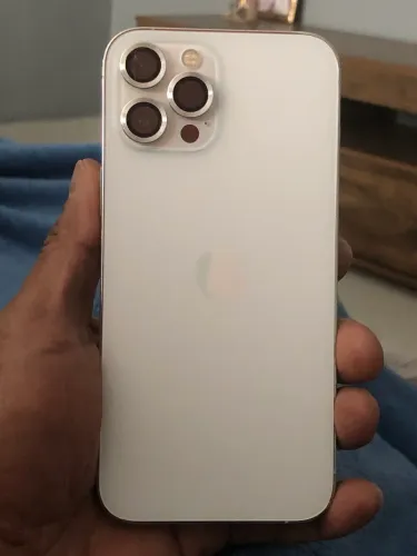 iPhone 12 Pro Max 128 GB Com NF carregador e película tudo funcionando perfeitamente !