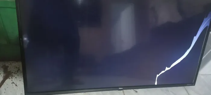 Tv 42 Philco ptv42g70nscf tela quebrada para peças..