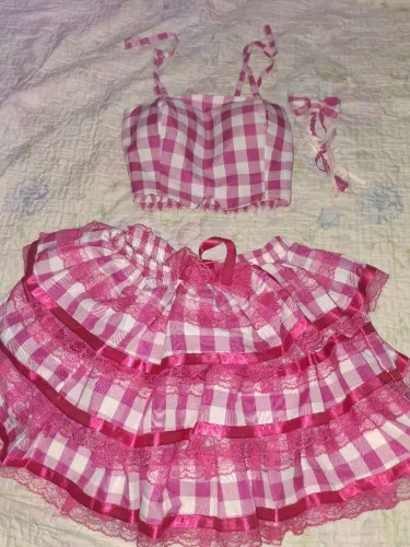 Roupa junina feminina vem acompanhada saia ,cropped e lanço de cabelo 