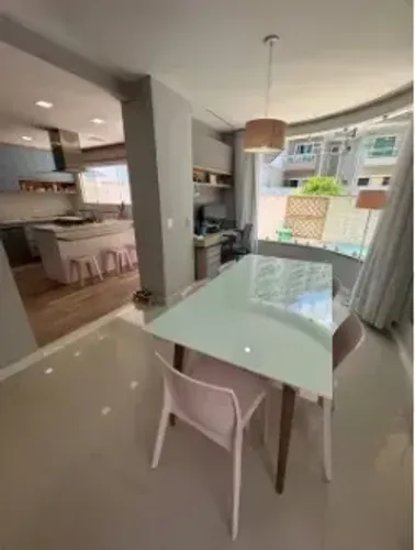 Casa toda reformada com piscina em condomínio na Freguesia