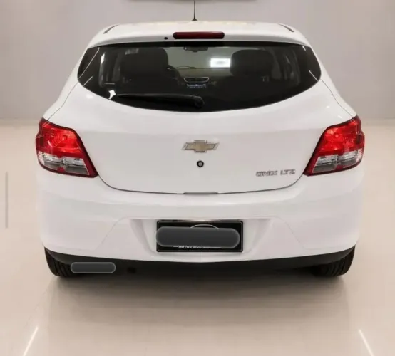 Chevrolet Onix Hatch LTZ 1.4 8V Flex Power Aut. 4P 2016