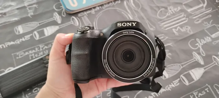 Sony Cyber-shot DSC-H300