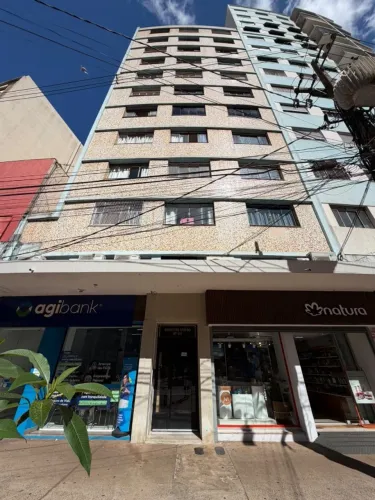 Vendo apartamento no calçadão de Londrina (Centro) com 118 m²