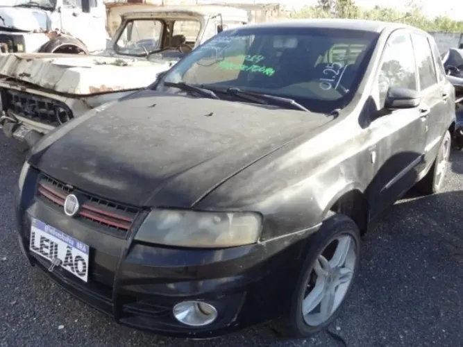 Fiat Stilo 1.8 flex com teto vendo peças 