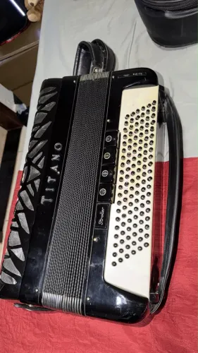 Sanfona Acordeon Titano Stroller