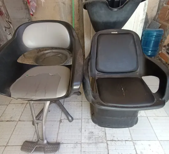 Cadeira e lavatório 