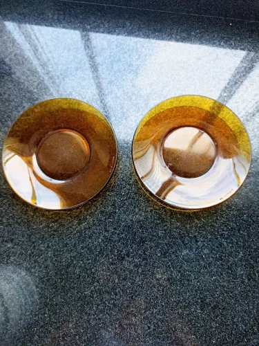 dois pires de café da marca duralex