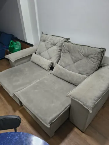 Sofá retrátil semi novo