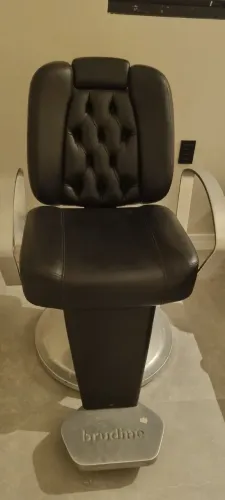 Cadeira para maquiagem profissional Brudine
