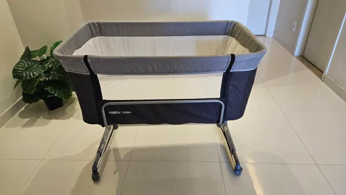 Berço portátil acoplável a cama (chiqueirinho)