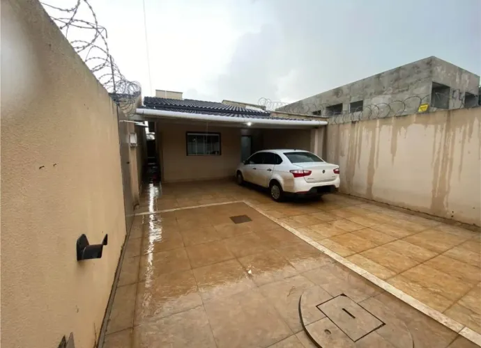 VENDO CASA NA PEDREIRA