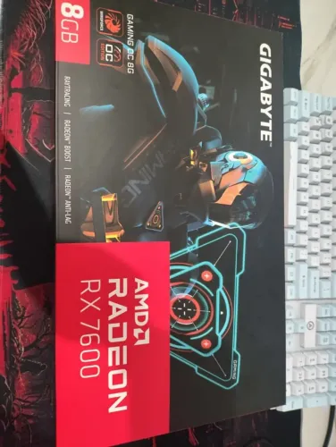 Placa de Vídeo Gigabyte Radeon RX 7600 Gaming OC 8GB