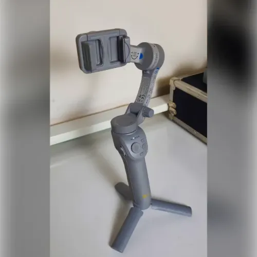 Gimbal Estabilizador Com 3 Eixos Celular Bluetooth PortátilGimbal Estabilizador Com 3 Eixo