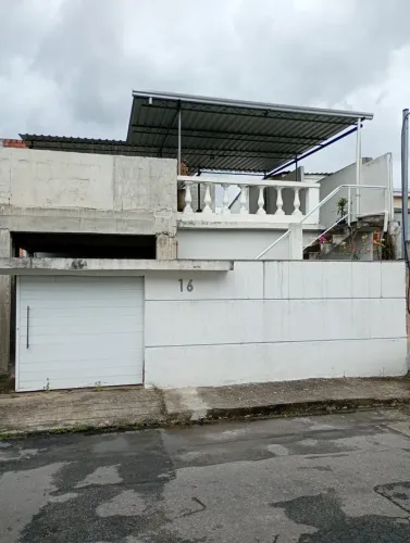 Casa de condomínio para venda possui 200 metros quadrados com 3 quartos