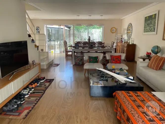 Casa em condomínio fechado 372m, 4 suítes 4 vagas no Campo Belo!
