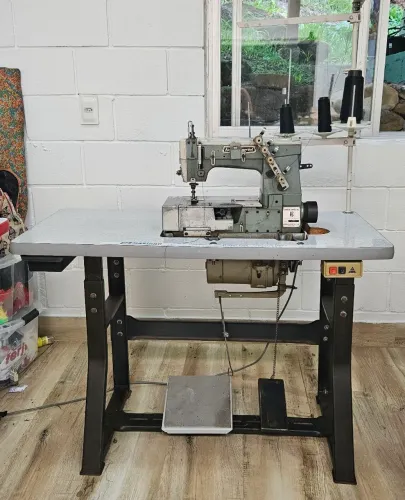 Galoneira industrial marca Kansai em ótimas condições 