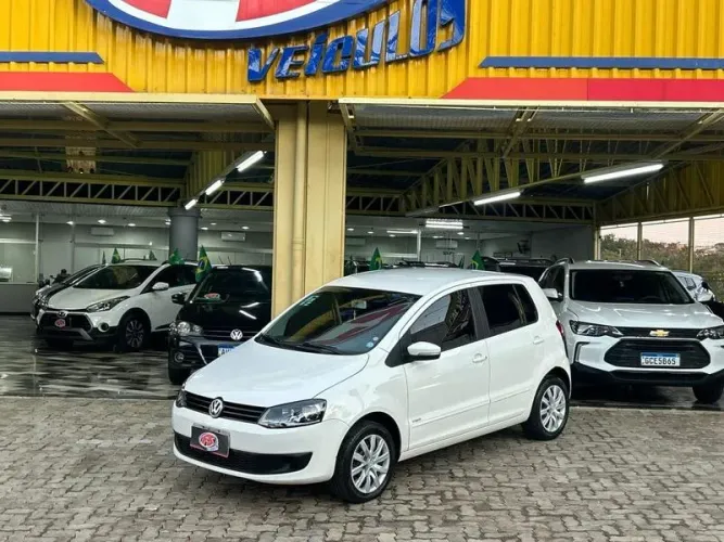 Volkswagen Fox 1.0 MI Total Flex 8V 5P 2014