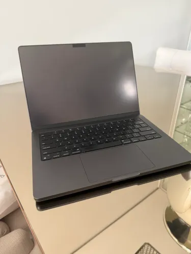 MacBook 14 M3 PRO | 18GB RAM | 512GB SSD | Impecável + Extras