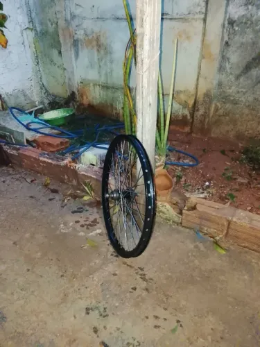 Vendo roda vmaxx DH traseira raio grosso com Catraca 14d nova