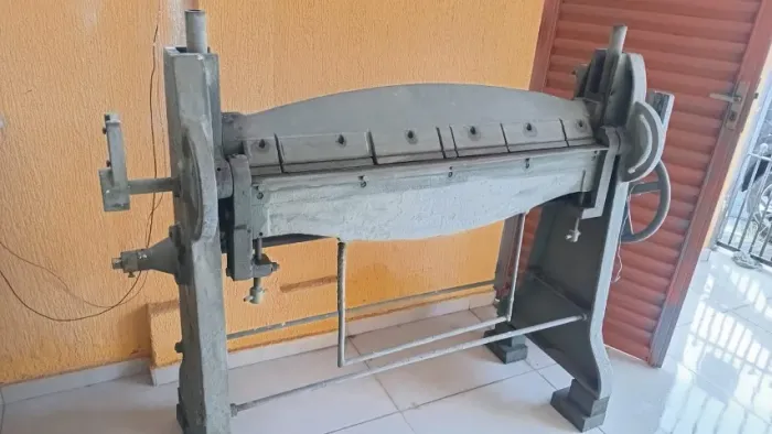 DOBRADEIRA DE CHAPA MANUAL 1 METRO USADO (Abaixou o Preço)