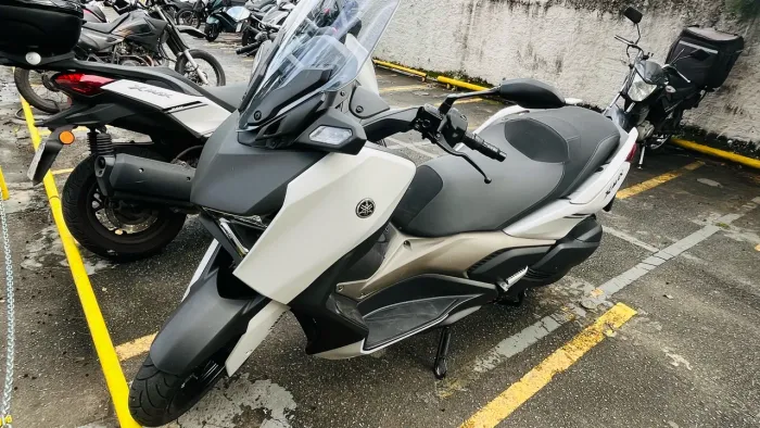 Xmax 250 connected 24/25