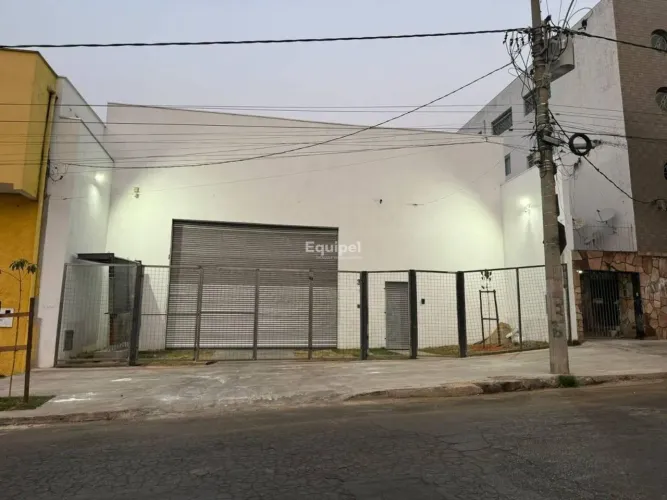 Galpão Amplo com 400m² | Pé Direito Alto | Estrutura Completa com Escritório e Piso Indust