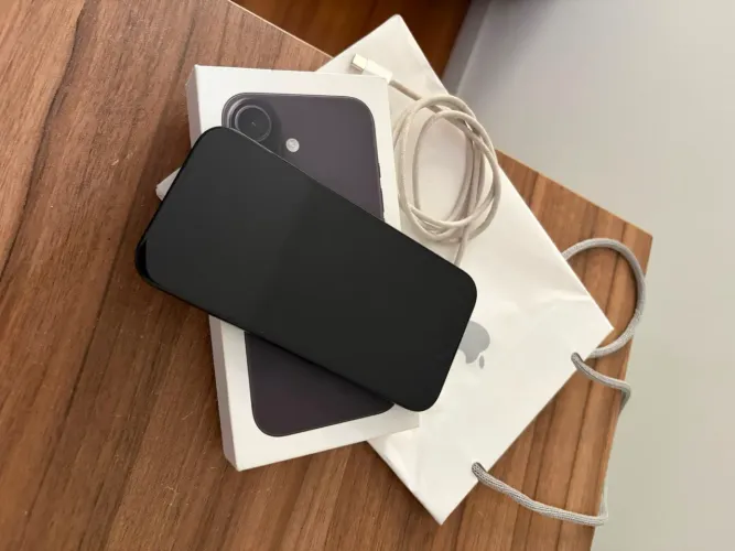 iPhone 16 - 128GB (6 meses de uso)