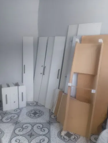 Vende-se guarda roupa capelinha desmontado, sem espelho.