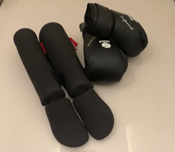 Luva e caneleira Muay Thai