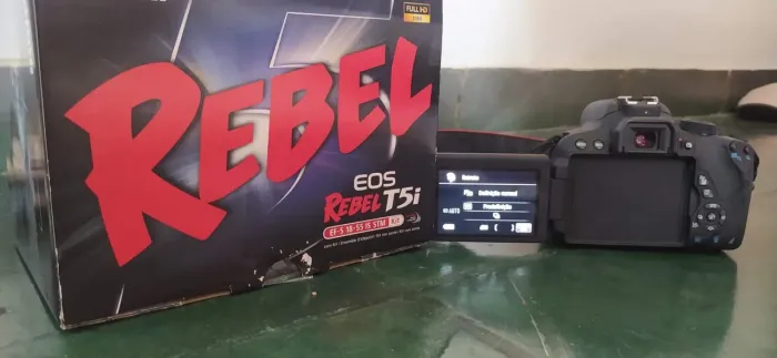 Camera Canon Eos Rebel T5i