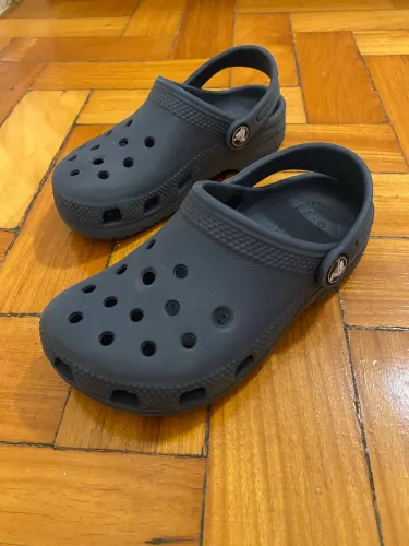 Crocs infantil