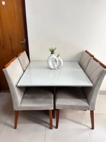 Mesa de jantar 4 lugares bege
