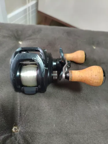 Carretilha Daiwa Tatula 200hd
