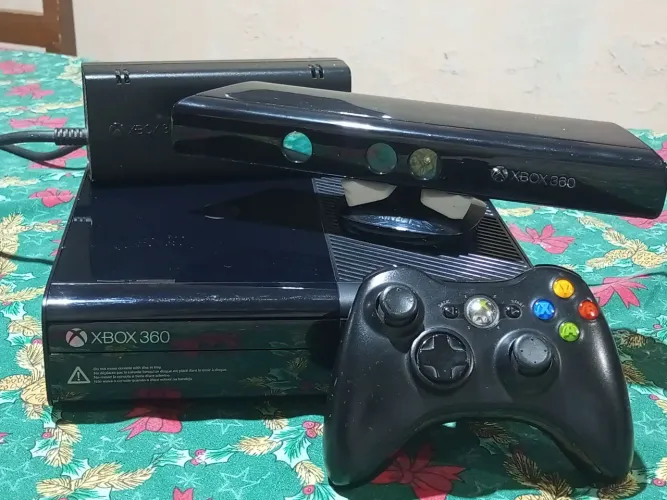 Xbox 360+ Kinect+ 1 controle e 2 jogos