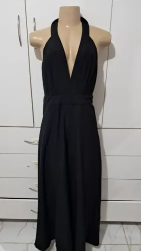 Macacão preto e macacão azul