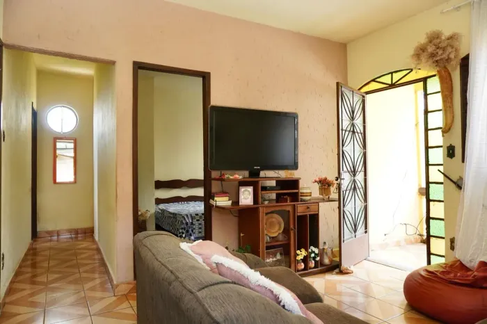 Casa à Venda - Aparecida, 8 Quartos, 200 m2