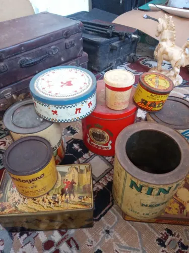 Lote de latas antiga