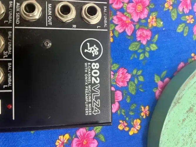 Mesa de Som Mackie 802